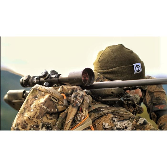 Selección de armas de caza mayor y menor con asesoramiento técnico especializado para cazadores profesionales